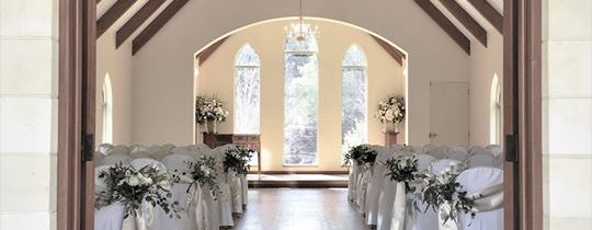 Alisha & Lachlan chose one of the prettiest chapels for their wedding on Saturday,…